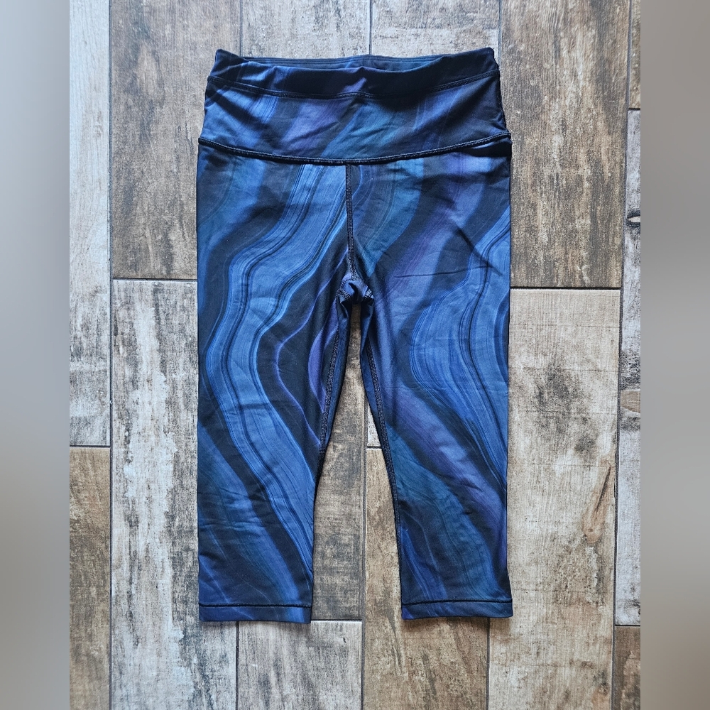 Athleta Accelerate Geode Crop Leggings Size Small EUC